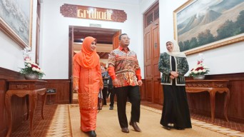 Gubernur Khofifah Bahas Peningkatan Kerjasama Sektor Ekonomi  hingga Pertanian