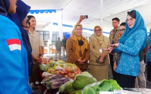 Resmikan Pasar Murah, Arumi: Stabilkan Harga Sembako untuk Jaga Daya Beli Masyarakat