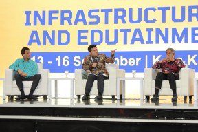 Pada Business Forum Talkshow, Wagub Emil Ajak Investor Tanam Modal di Jatim