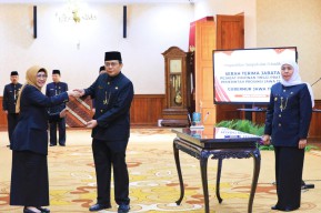 Ini Pesan Gubernur Khofifah Usai Lantik Lima Pejabat Eselon II di Pemprov Jatim