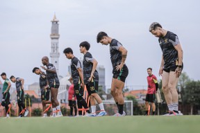 Persebaya Surabaya Siap Hadapi Madura United dalam Derbi Suramadu