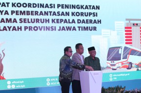 Pimpinan KPK Resmi Buka Acara "Jelajah Negeri Bangun Antikorupsi dan Roadshow Bus KPK 2024" di Surabaya