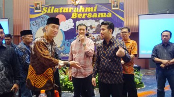 Emil Dardak Silaturahmi dengan PSHT di Surabaya, Ajak Pesilat Bersinergi Bangun Karakter dan Ketangkasan
