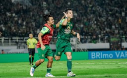 Persebaya Bungkam Persib 4-1: Malam Magis di GBT Penuh Haru dan Sejarah
