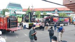 Sopir Truk Geruduk DPRD Jatim, Tolak Pembatasan Operasional Saat Lebaran