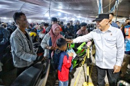 Menhub Dudy Pantau Arus Mudik Sepeda Motor di Pelabuhan Ciwandan