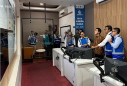 Gibran Tinjau Arus Balik Lebaran di Command Center Jasa Marga