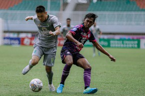 Lini Belakang Keropos, Persebaya Gagal Menang