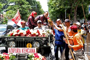 Peroleh Adipura Kancana, Satgas Kebersihan hingga Warga Surabaya Ungkapkan Rasa Bangga!