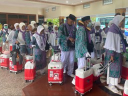 1.103 Calon Jemaah Haji Diberangkatkan via Bandara Pattimura