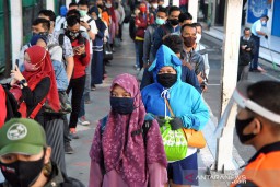 Disnakertrans: Hak Pekerja yang Terpapar Corona Harus Tetap Dibayar