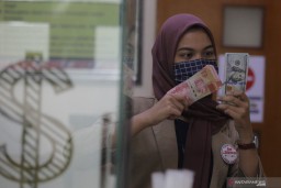 Rupiah Melemah 40 Poin, Tembus Rp 14.435 per Dolar AS
