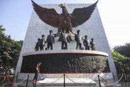 Jokowi Pimpin Upacara Hari Kesaktian Pancasila di Lubang Buaya