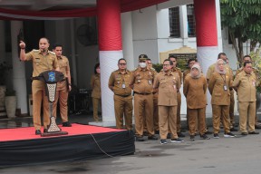 ASN Lakukan Pungli Penerimaan Tenaga Kontrak, Wali Kota Eri Cahyadi: Terancam Dipecat hingga Pidana
