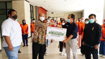 Gunakan Model Shift untuk Relawan dan Kirim Paket Belajar untuk Anak