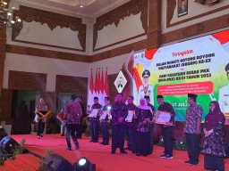 Surabaya Raih Predikat Kelurahan Terbaik di Bulan Bakti Gotong Royong Masyarakat se-Jatim