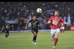 Melvin Platje Berjanji akan Kembali ke Bali United