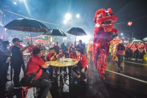 Pertama Kali Digelar, Festival Cap Go Meh di Kya-Kya Semakin Menguatkan Surabaya Kota Toleransi