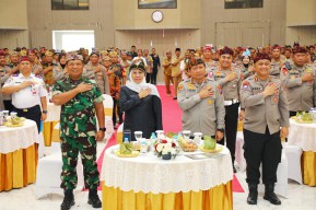 Gubernur Khofifah Apresiasi Polda Jatim Revitalisasi Omah Rembug dan Siskamling