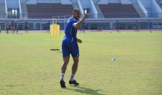 Gustavo Franca Tampil Penuh saat Persib Bandung Tantang Lion City Sailors, Fokus Pulihkan Fisik untuk Liga 1