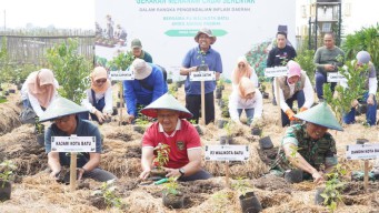 Pj Wali Kota Batu Aries Agung Paewai Galakkan Gerakan Tanam Cabai untuk Kendalikan Inflasi