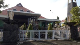 Sambut Jumat Agung, Jemaat Ikuti Kebaktian dan Khotbah Secara Online