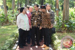 Jokowi Menyebut Glenn adalah Sosok yang Menginspirasi Generasi Muda