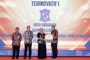 Pemkot Surabaya Raih Dua Penghargaan Sekaligus di Ajang Inotek Award Jatim 2023