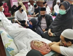 Mantan Bupati Gresik KH Robbach Ma'sum Tutup Usia