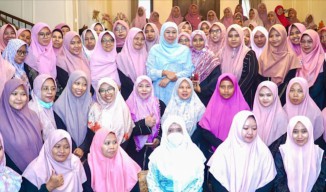 Khofifah Indar Parawansa Gelar Khataman Alquran di Hari Keempat Ramadhan