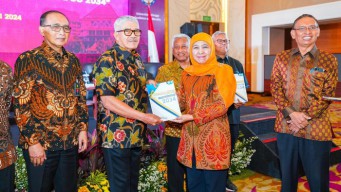 Unair Paparkan Gagasan Menuju Indonesia Maju 2034, Khofifah: Percepatan Indonesia Emas Dapat Dicapai Melalui Peningkatan Kualitas Pendidikan