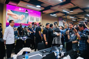Presiden Jokowi Tinjau Pusat Media KTT Ke-42 ASEAN