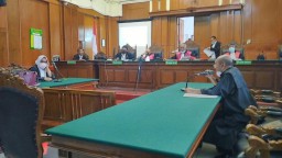 Fasilitasi Hubungan Seks, Mami Karaoke  D'Berry Dibui 10 Bulan