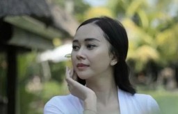 Rumah Tangga Aura Kasih Retak