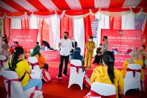 Presiden Jokowi Apresiasi Masyarakat yang Antusias Ikut Vaksin