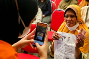 Penyaluran BLT di Surabaya Malam Hari, Wali Kota Eri Cahyadi Protes ke Kantor Pos
