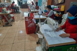 Risma Klaim UMKM Surabaya Bisa Bertahan di Tengah Corona