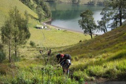 Aktivitas Gunung Semeru Meningkat, Pendakian Sementara Ditutup