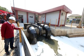 Resmikan Dua Rumah Pompa Baru di Jambangan, Wali Kota Eri Cahyadi: Semoga Ini Bisa Jadi Solusi Atasi Banjir