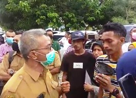 Salah Paham, Mahasiswa Buru Baku Hantam Dengan Satpol PP