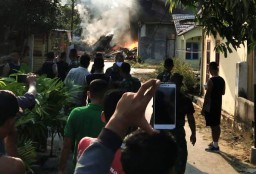 Inilah Video Istimewa Jatuhnya Pesawat Tempur milik AU di Riau
