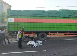 Laka Tunggal Jalan Trosobo, Pengendara Motor Tewas Tabrak Truk Parkir