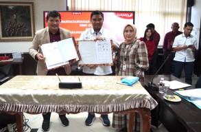 Bank Jatim Salurkan Kredit Resi Gudang Ke PG Rajawali I