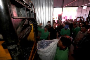 Wali Kota Eri Cahyadi Resmikan Bank Sampah Induk Surabaya