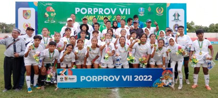 Tim Sepakbola Putri Banyuwangi Raih Medali Emas di Porprov Jatim 2022
