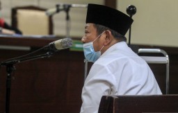 Bupati Sidoarjo Nonaktif Saiful Ilah Dituntut Empat Tahun Penjara
