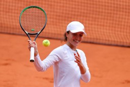 Wow! Petenis 19 Tahun Polandia, Iga Swiatek Juara French Open