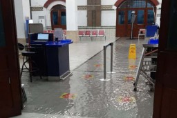 Stasiun Tawang Semarang Dilanda Banjir