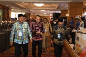 Wali Kota Eri Cahyadi Paparkan Sistem Pelayanan Pemerintah Berbasis Digital