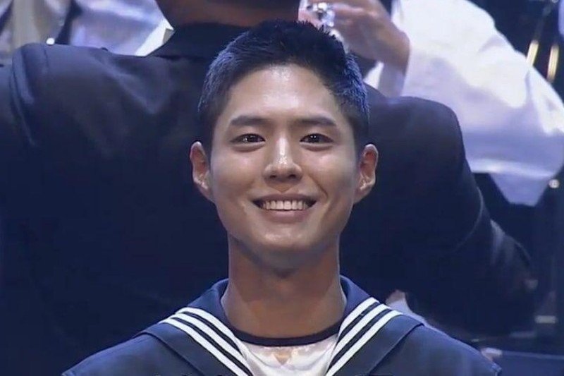 Aktor asal Korea, Park Bo Gum saat menjalani wajib militer (ANTARA/YouTube)

